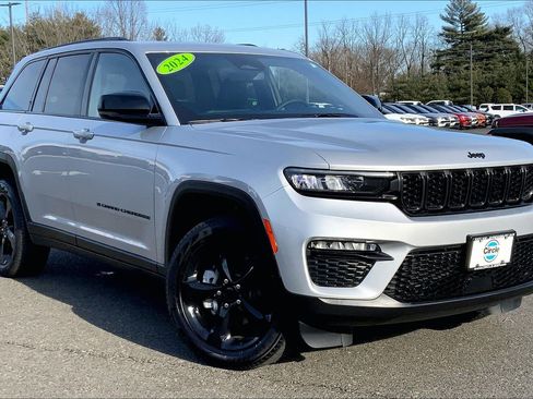 Certified 2024 Jeep Grand Cherokee Limited w/ Black Appearance Package image 2