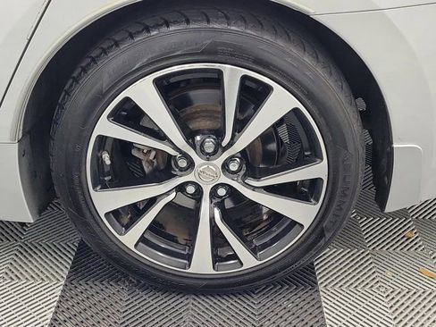 Used 2018 Nissan Maxima 3.5 SL FWD image 10