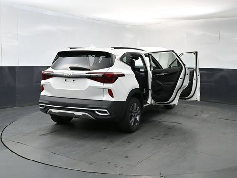 Used 2022 Kia Seltos S AWD/4WD image 29