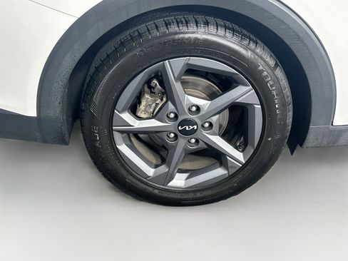 Used 2025 Kia K4 FWD image 11