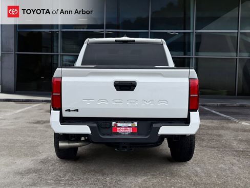 Used 2025 Toyota Tacoma TRD Off-Road AWD/4WD image 10