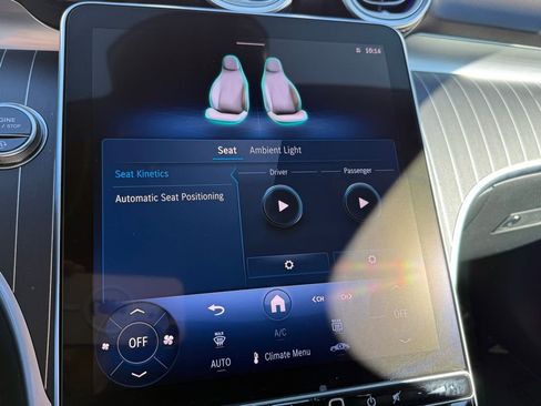 Used 2025 Mercedes-Benz C 300 Sedan image 23