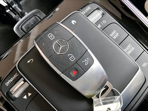 Used 2022 Mercedes-Benz GLB 250 image 15