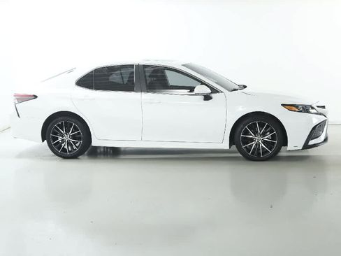 Certified 2024 Toyota Camry SE w/ Cold Weather Package FWD image 11