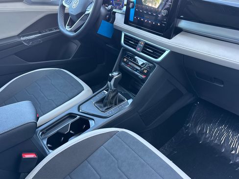 New 2026 Volkswagen Taos SE FWD image 16