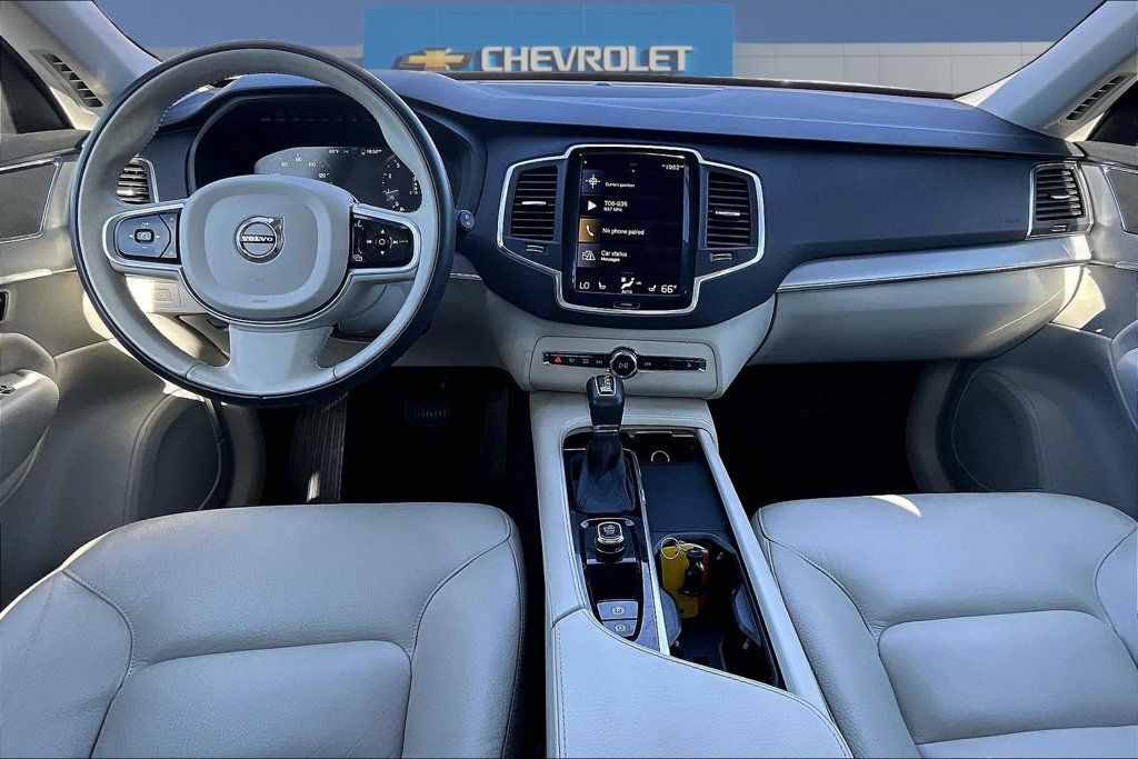 Used 2022 Volvo XC90 T5 Momentum AWD/4WD image 7