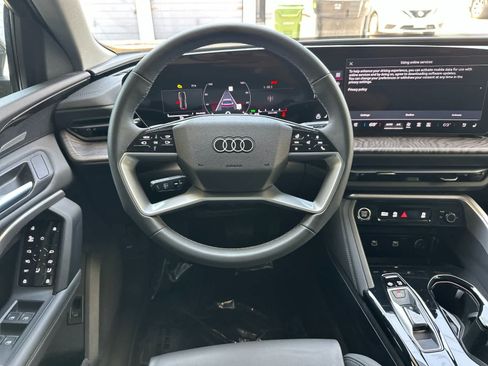 Used 2025 Audi Q5 Premium Plus w/ Premium Plus AWD/4WD image 14