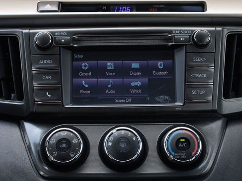 Used 2015 Toyota RAV4 LE FWD image 33