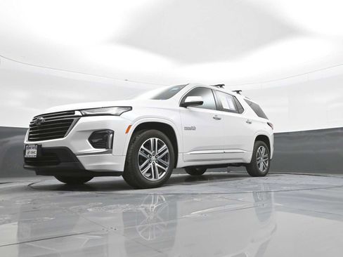 Used 2023 Chevrolet Traverse High Country AWD/4WD image 45