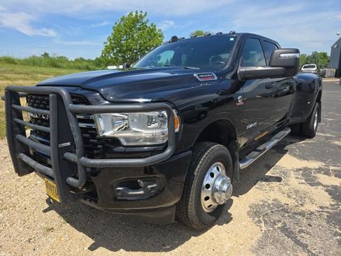 Used 2024 RAM 3500 Big Horn w/ Safety Group AWD/4WD image 3