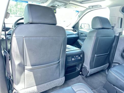 Used 2017 Chevrolet Suburban LT w/ Luxury Package AWD/4WD image 14