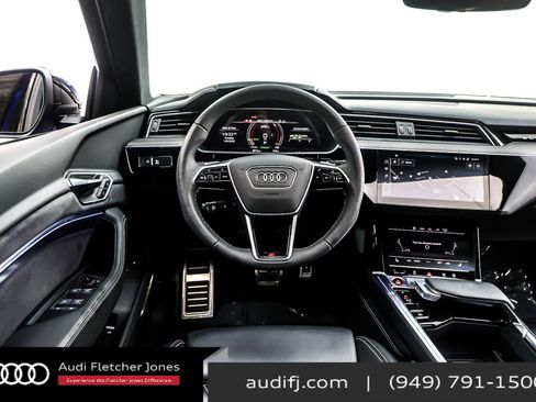 Used 2024 Audi SQ8 e-tron Premium Plus w/ Black Optic Package image 5