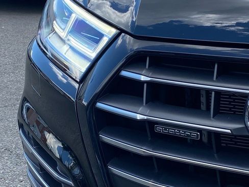 Used 2020 Audi Q5 e Premium Plus w/ Premium Plus Package image 6