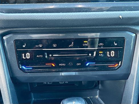 Used 2022 Volkswagen Tiguan SE R-Line image 15