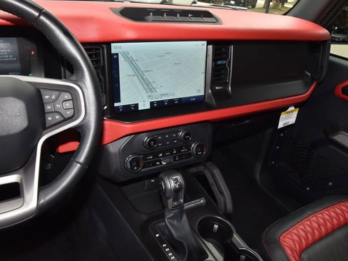 Used 2023 Ford Bronco Wildtrak AWD/4WD image 26