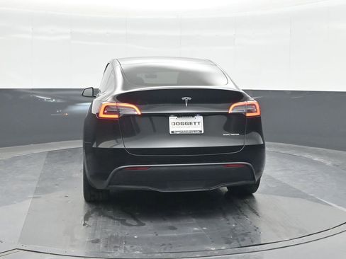 Used 2024 Tesla Model Y Long Range AWD/4WD image 16