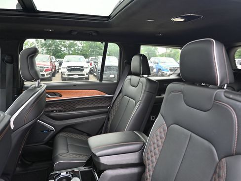 Used 2023 Jeep Grand Cherokee L Summit AWD/4WD image 35