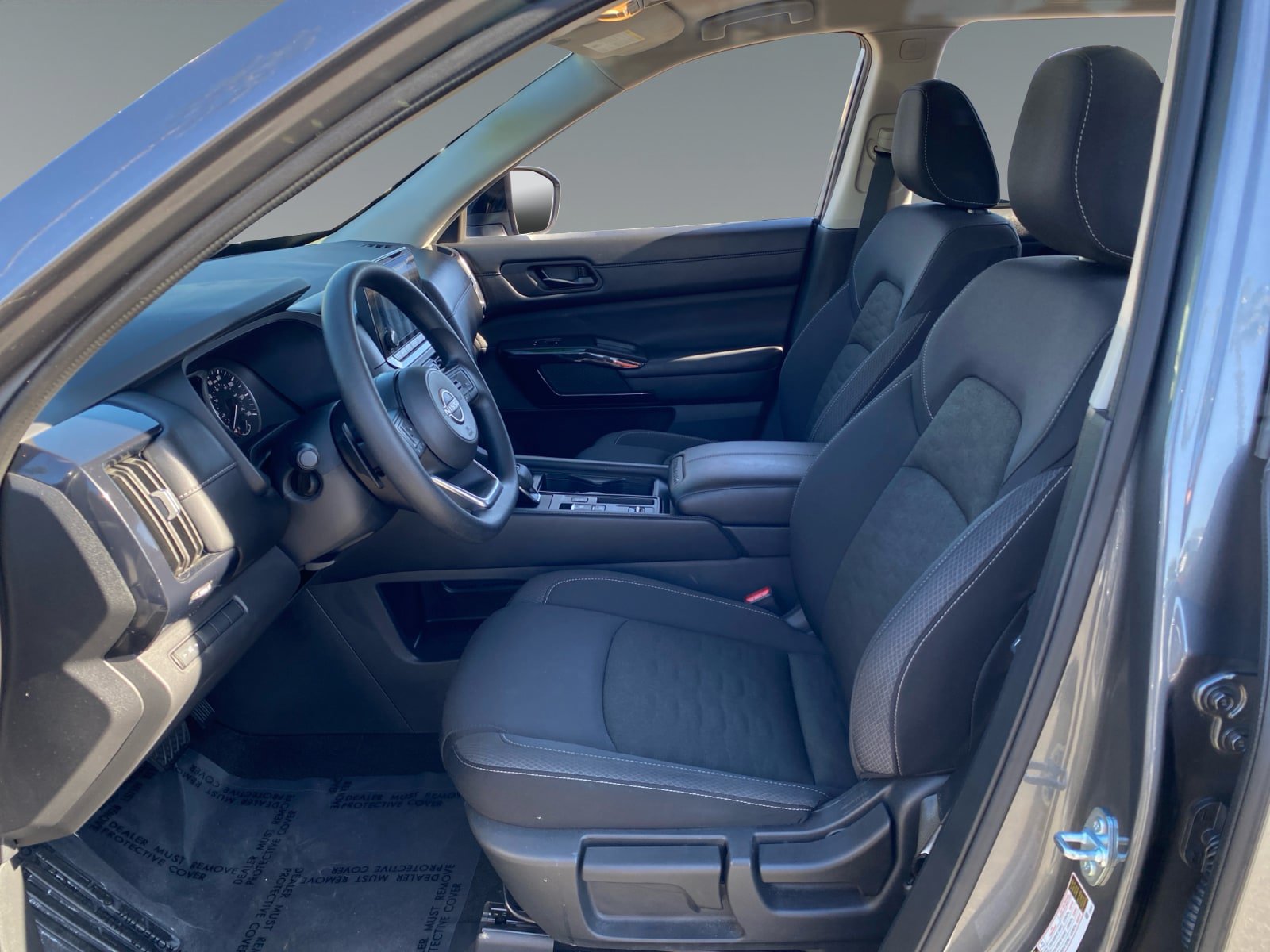 Used 2025 Nissan Pathfinder S w/ Cargo Package FWD image 9
