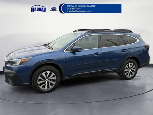 Used 2021 Subaru Outback Premium image 3