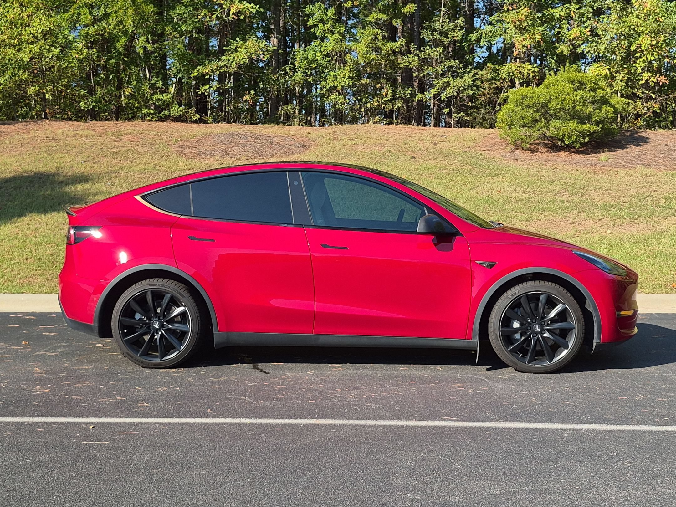 Used 2022 Tesla Model Y Long Range AWD/4WD image 21