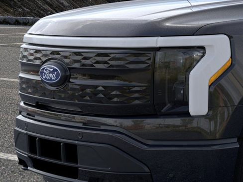 New 2025 Ford F150 Lightning Platinum AWD/4WD image 17