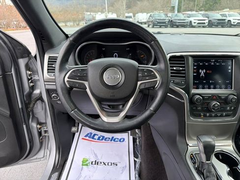 Used 2018 Jeep Grand Cherokee Limited image 16