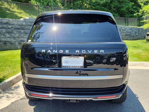 Used 2025 Land Rover Range Rover SE AWD/4WD image 7