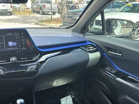Used 2021 Toyota C-HR XLE image 15