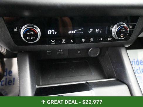 Used 2024 Mitsubishi Outlander SE image 33