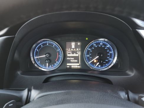 Used 2018 Toyota Corolla SE image 25