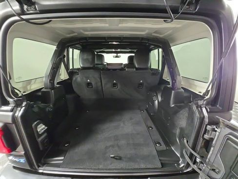 Used 2023 Jeep Wrangler Unlimited Sahara w/ Cold Weather Group image 16