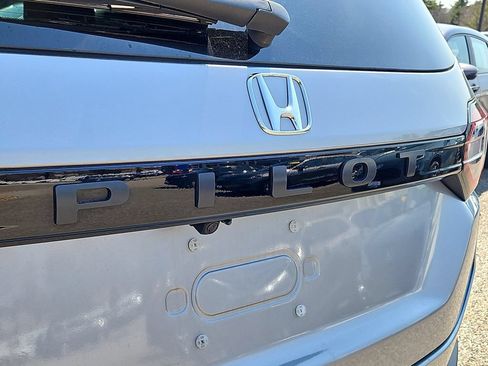 Certified 2025 Honda Pilot EX-L image 12