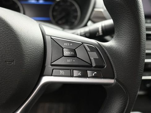Used 2025 Nissan Altima 2.5 SV FWD image 19