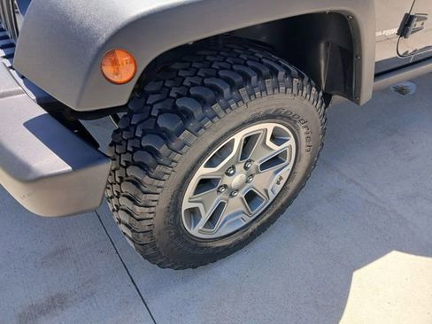 Used 2018 Jeep Wrangler Rubicon w/ Power Convenience Group AWD/4WD image 8