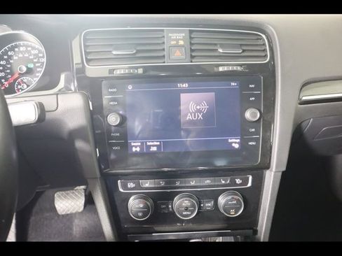 Used 2018 Volkswagen Golf SEL image 28