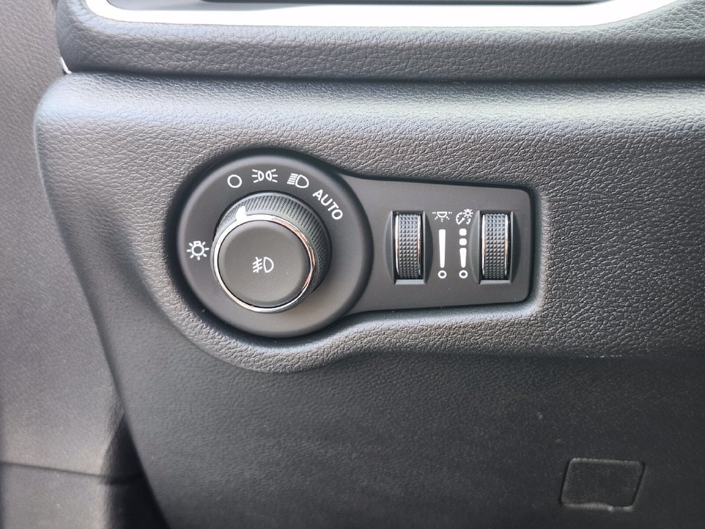 New 2026 Chrysler Pacifica Select w/ S Appearance Package AWD/4WD image 25