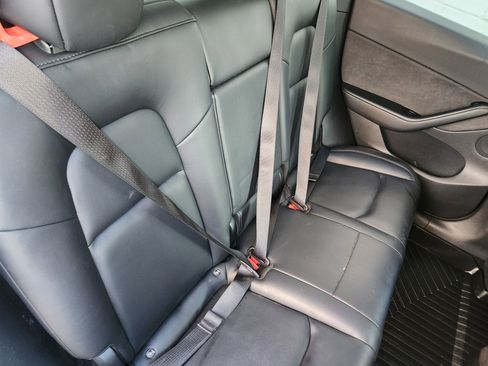 Used 2021 Tesla Model Y 2WD image 26