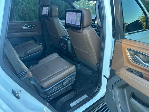 Used 2021 Chevrolet Tahoe High Country w/ Premium Package 2 image 27