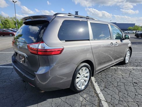 Used 2017 Toyota Sienna Limited Premium AWD/4WD image 17