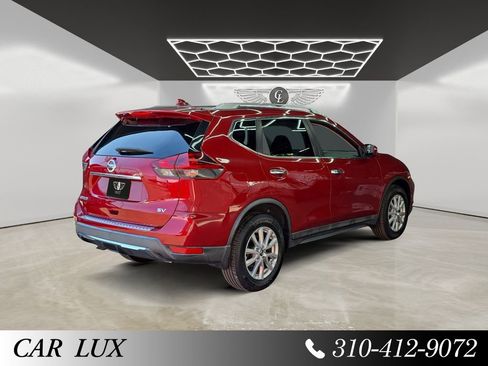 Used 2018 Nissan Rogue SV image 5