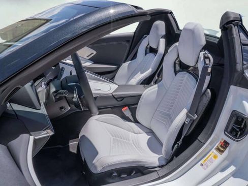 Used 2024 Chevrolet Corvette Z06 RWD image 11