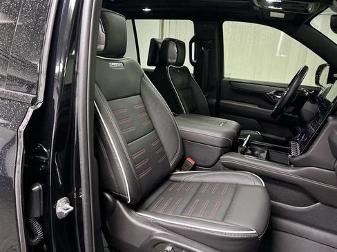 Certified 2025 GMC Yukon AT4 Ultimate w/ LPO, Floor Liner Package AWD/4WD image 29