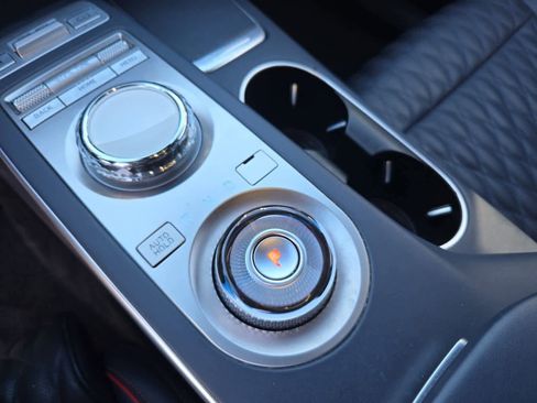 Used 2023 Genesis GV70 3.5T Sport w/ Sport Advanced Package image 33