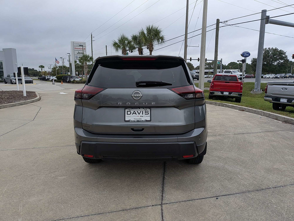 Used 2025 Nissan Rogue S FWD image 5