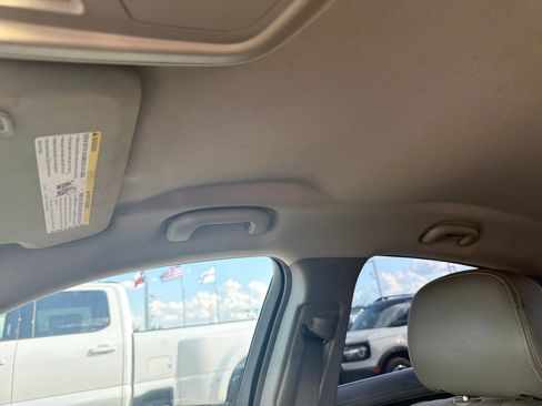 Used 2018 Chevrolet Impala Premier FWD image 6