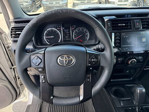 Used 2021 Toyota 4Runner Venture w/ Moonroof Package AWD/4WD image 15