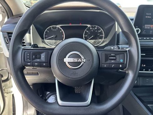 Used 2023 Nissan Rogue SV FWD image 21