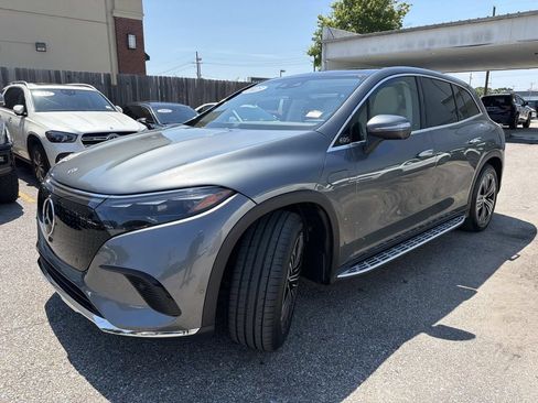 Used 2023 Mercedes-Benz EQS 450+ SUV image 3