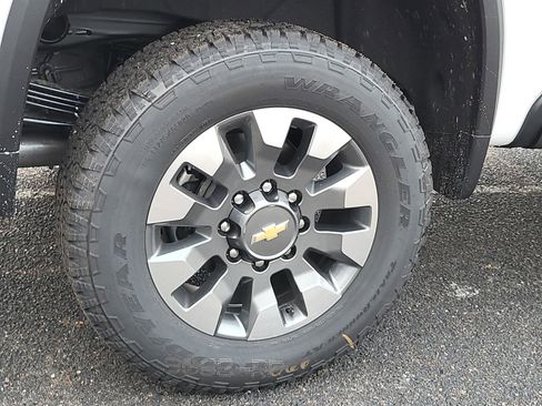 New 2024 Chevrolet Silverado 2500 LT image 30