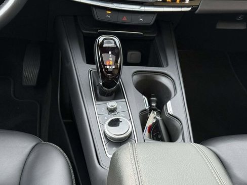 Used 2024 Cadillac XT4 Premium Luxury image 13